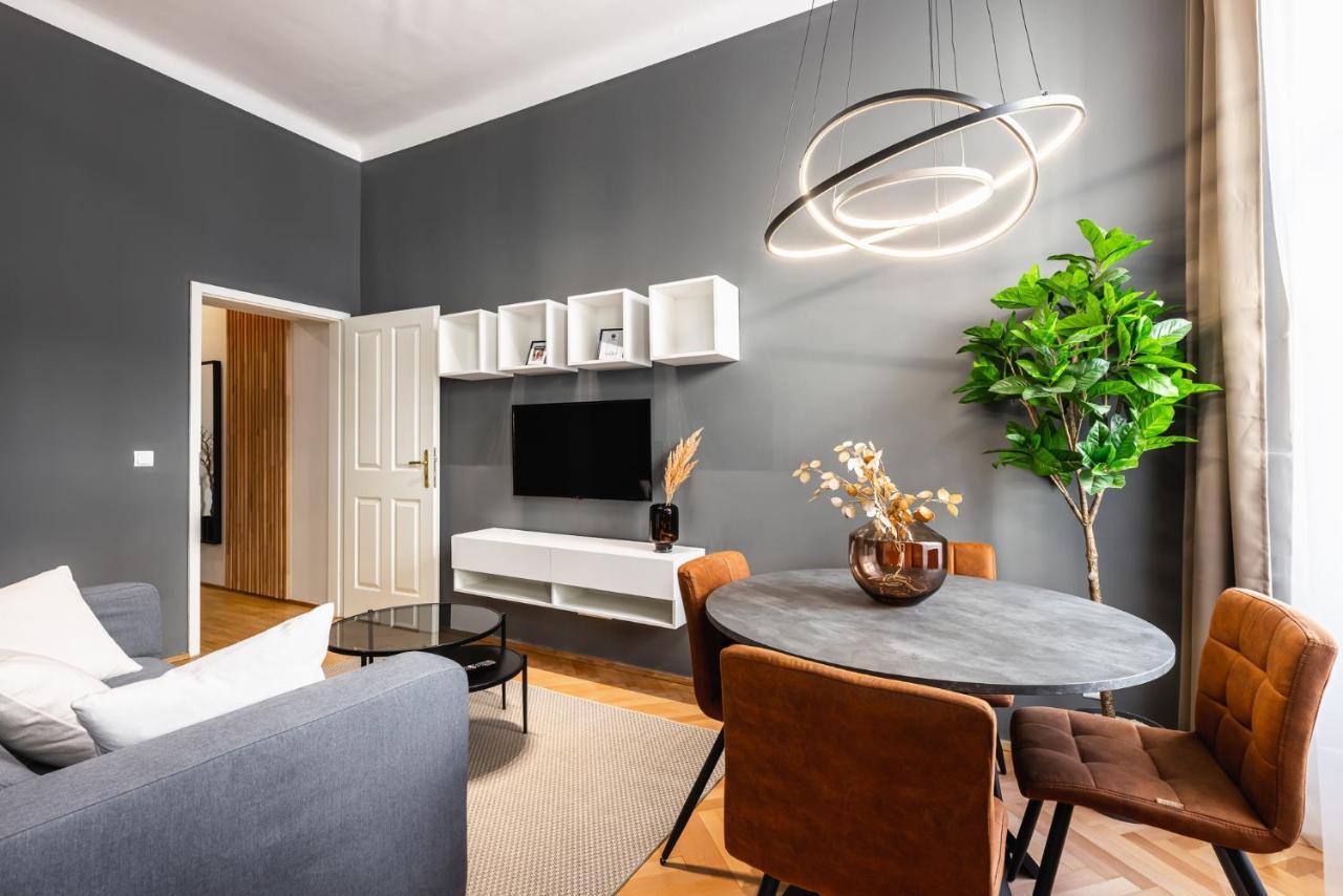 Classy And Elegant Apartments In A Calm Area เวียนนา ภายนอก รูปภาพ