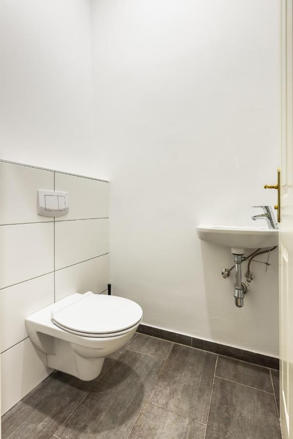 Classy And Elegant Apartments In A Calm Area เวียนนา ภายนอก รูปภาพ
