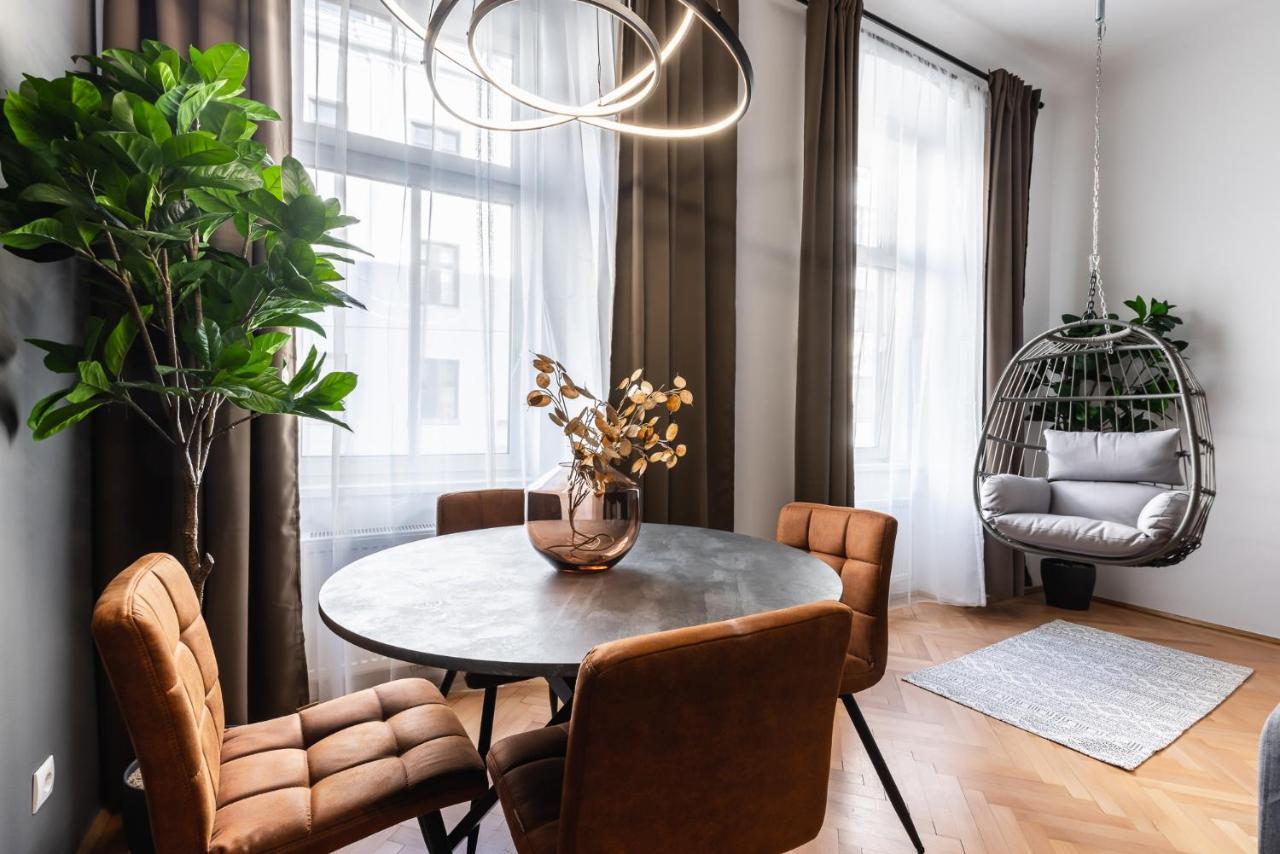 Classy And Elegant Apartments In A Calm Area เวียนนา ภายนอก รูปภาพ