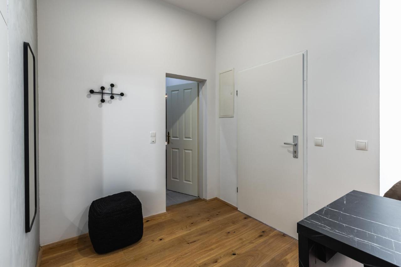 Classy And Elegant Apartments In A Calm Area เวียนนา ภายนอก รูปภาพ